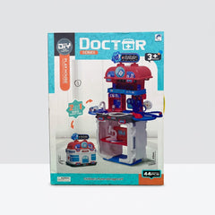 Close-up of the 3+ ages badge and the price sticker on the box side