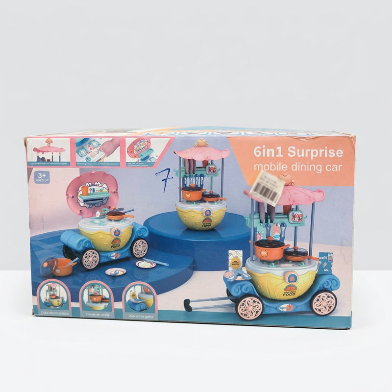 Close-up of the shop sticker and the Gelordo mobile dining car text on the box